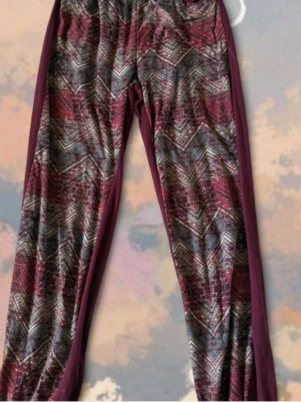 Maroon Patterned Active Leggings - Picture 2 of 5